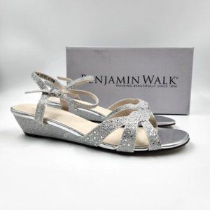 TOUCH UPS Women's Silver Lena Wedge Sandal Size US 8.5M